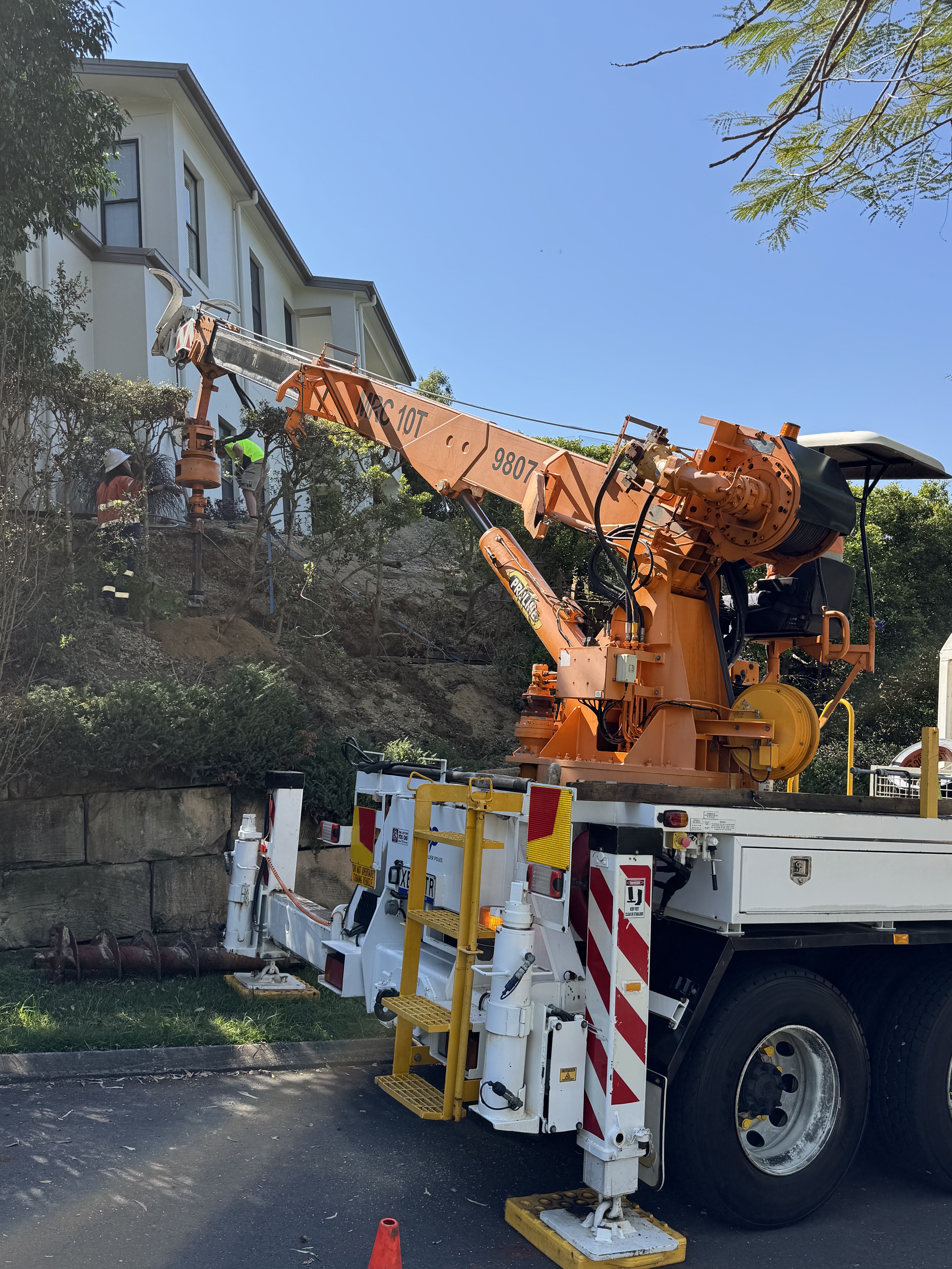 Commercial Retaining Wall Piling – Brisbane Commercial retaining wall piling works by Brisbane retaining wall engineers